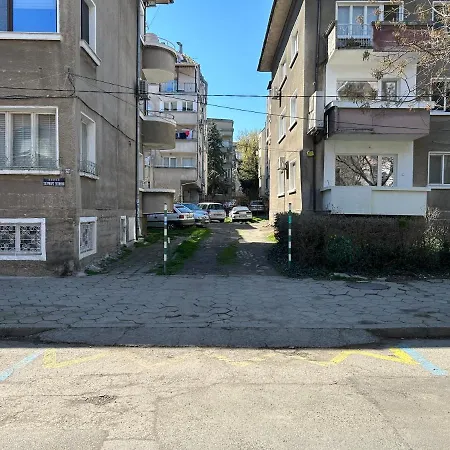 Niya Bourgas شقة *