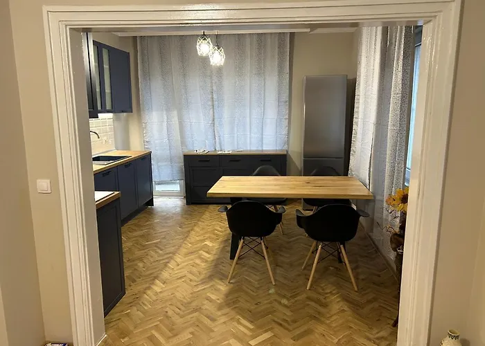 Niya Bourgas ブルガス