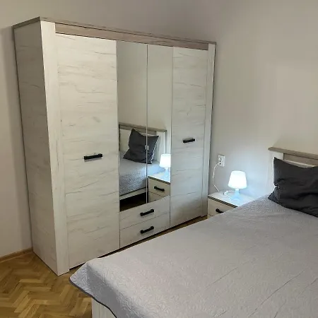 Апартаменты Niya Bourgas